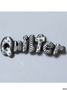 Vintage Chelsea Pewter Quilter Brooch!